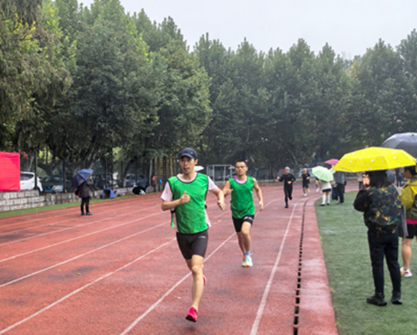 1763023637212585.jpg 朱天宇1500米_副本_副本.jpg